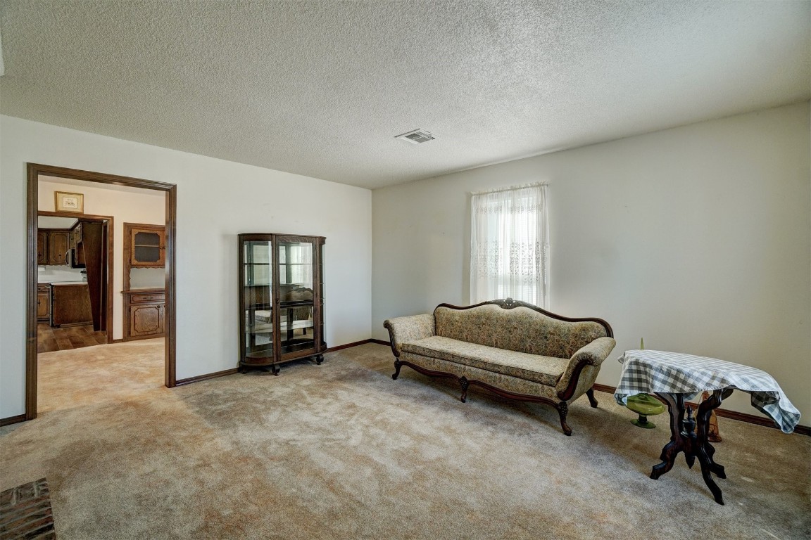 Tecumseh, Oklahoma 74873, United States, 4 Bedrooms Bedrooms, ,4 BathroomsBathrooms,Residential,Pending,36350