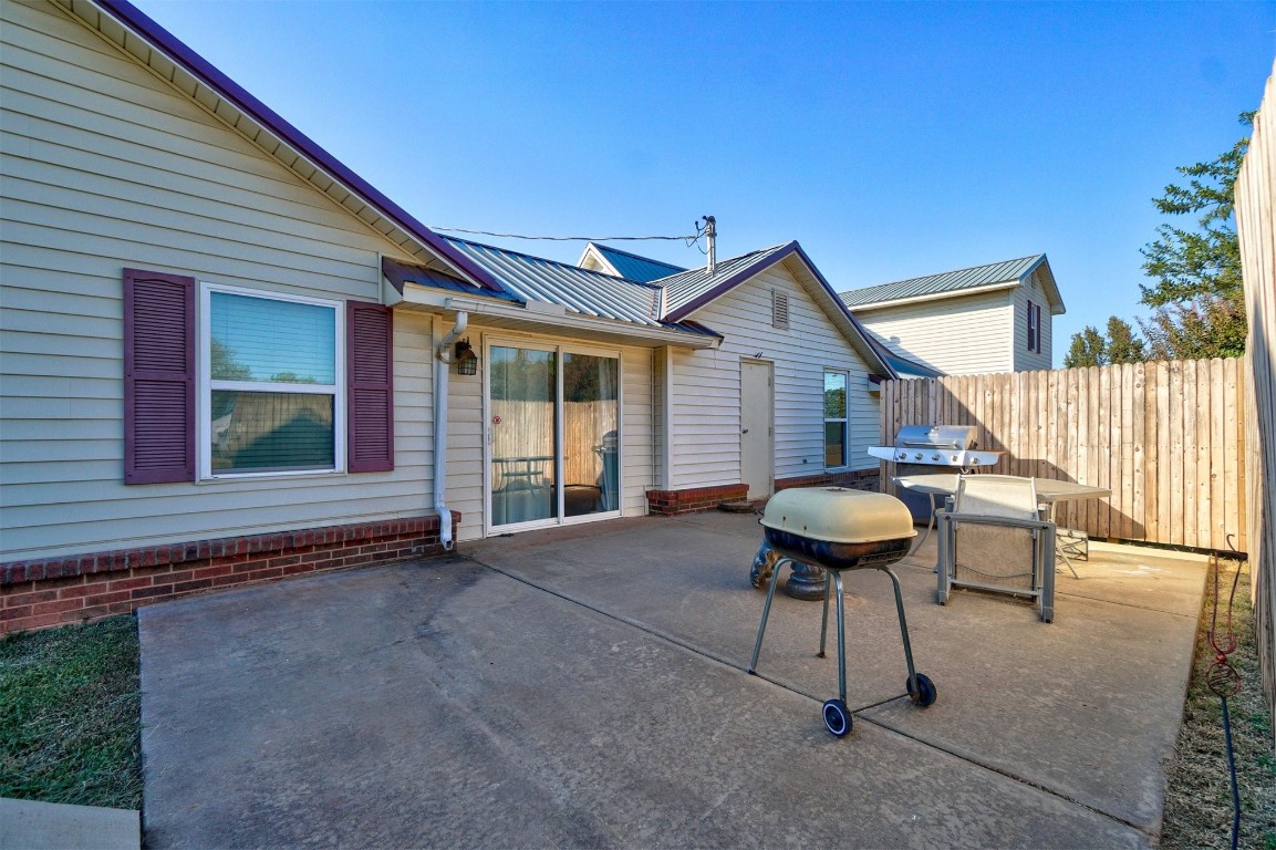 Tecumseh, Oklahoma 74873, United States, 4 Bedrooms Bedrooms, ,4 BathroomsBathrooms,Residential,Pending,36350