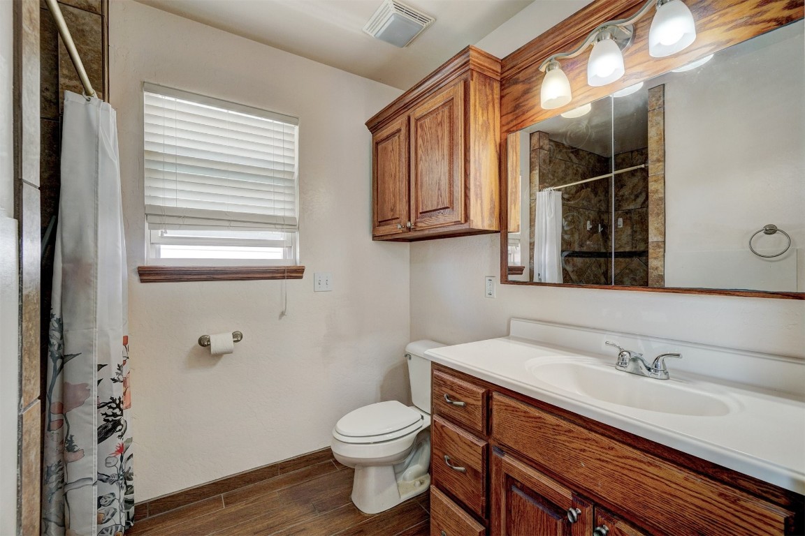 Tecumseh, Oklahoma 74873, United States, 4 Bedrooms Bedrooms, ,4 BathroomsBathrooms,Residential,Pending,36350