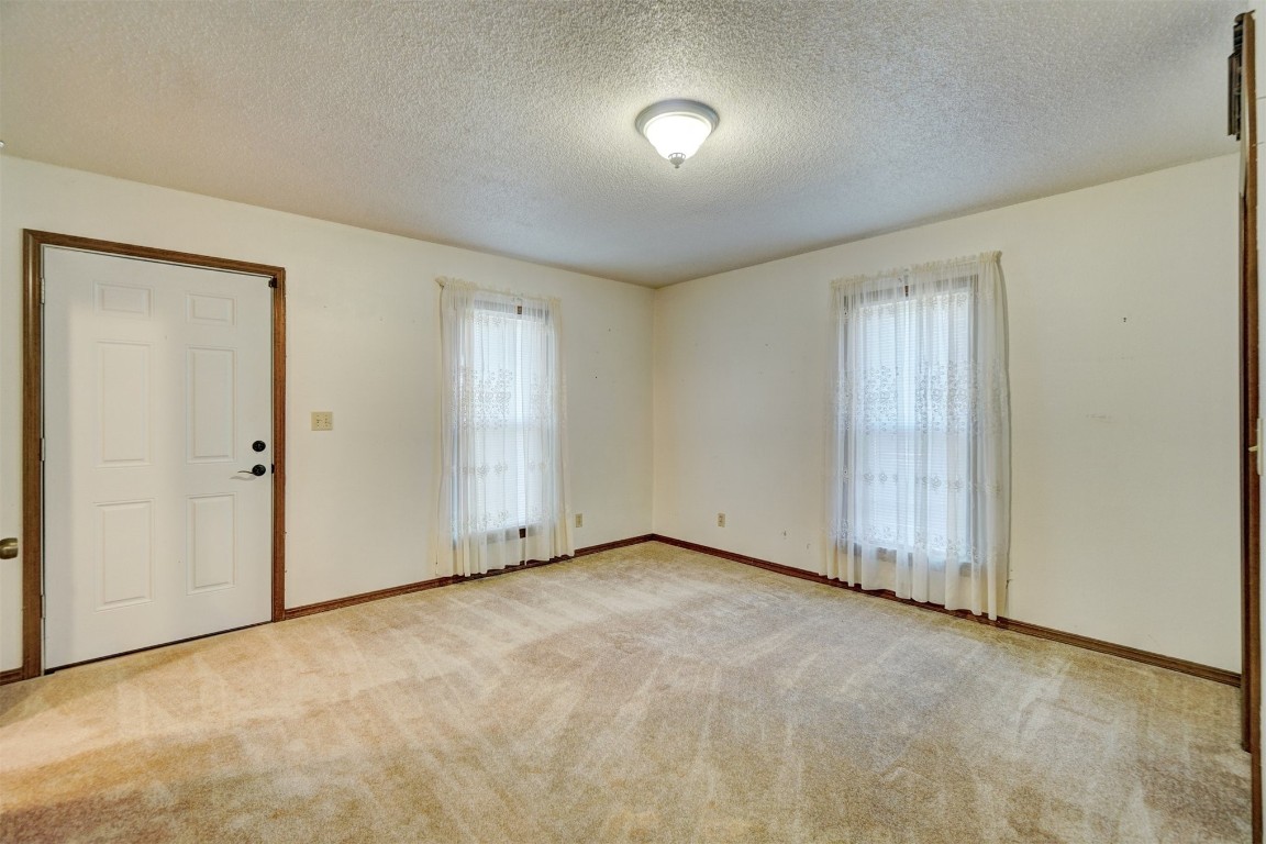 Tecumseh, Oklahoma 74873, United States, 4 Bedrooms Bedrooms, ,4 BathroomsBathrooms,Residential,Pending,36350