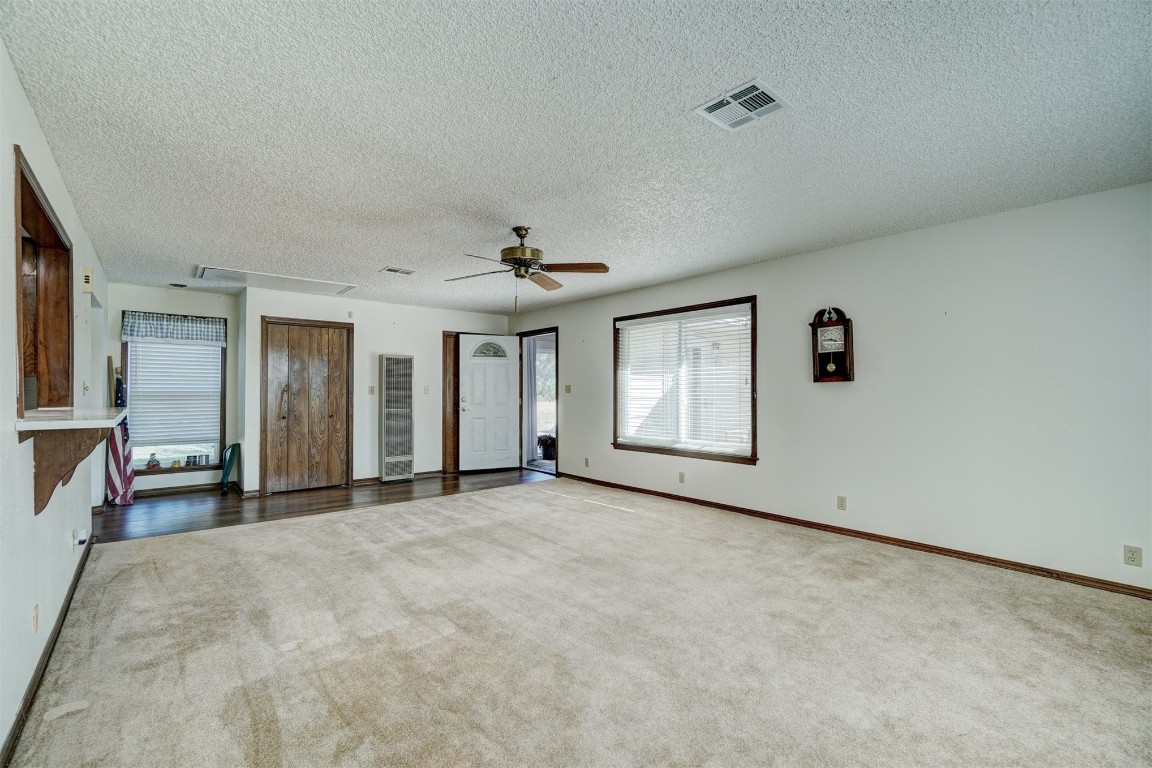 Tecumseh, Oklahoma 74873, United States, 4 Bedrooms Bedrooms, ,4 BathroomsBathrooms,Residential,Pending,36350