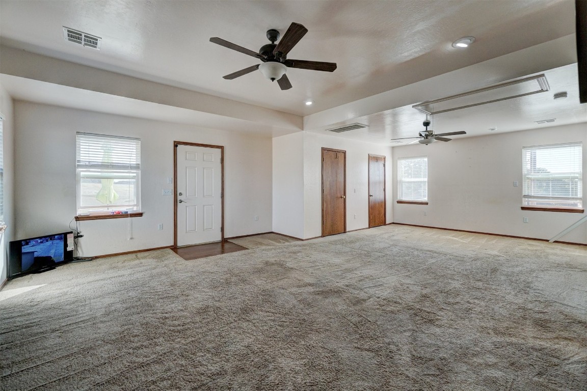 Tecumseh, Oklahoma 74873, United States, 4 Bedrooms Bedrooms, ,4 BathroomsBathrooms,Residential,Pending,36350