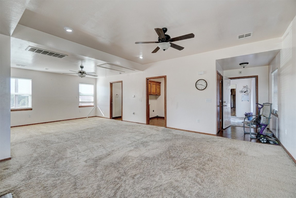 Tecumseh, Oklahoma 74873, United States, 4 Bedrooms Bedrooms, ,4 BathroomsBathrooms,Residential,Pending,36350