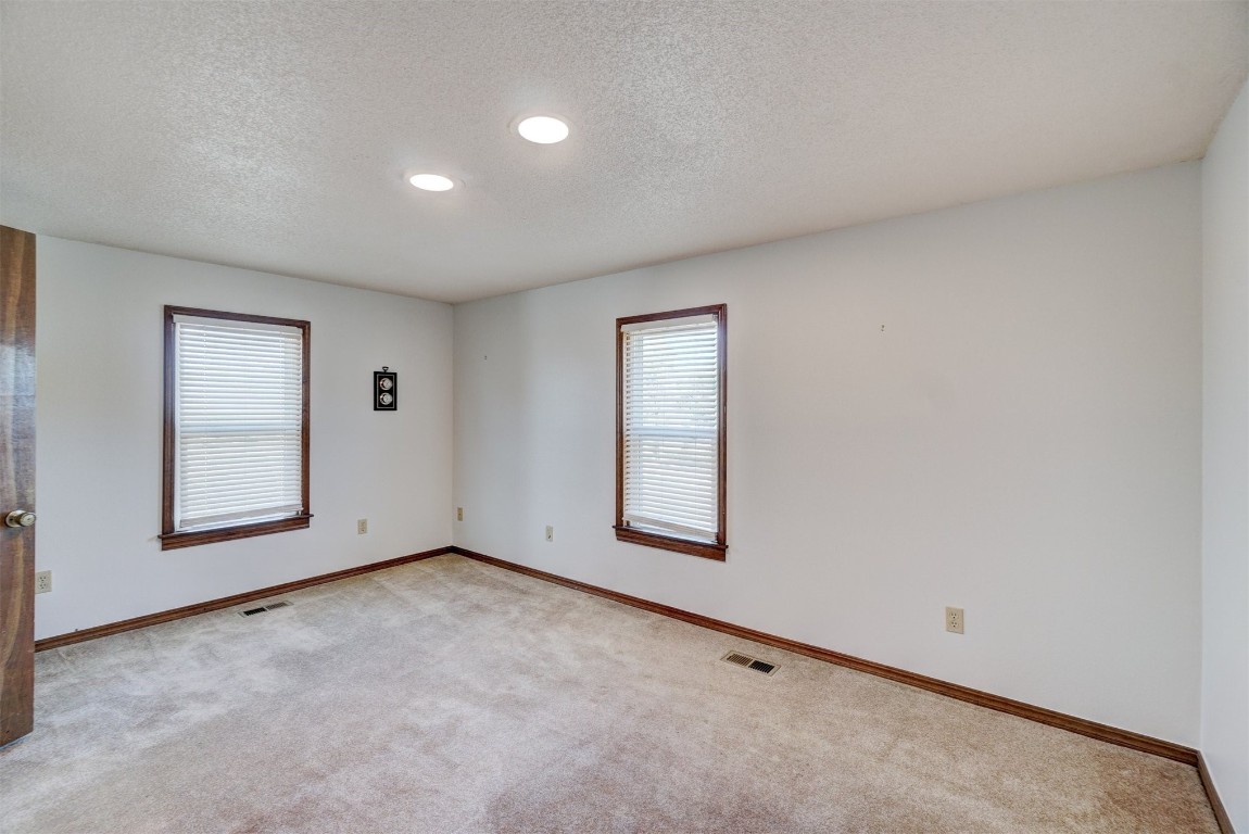 Tecumseh, Oklahoma 74873, United States, 4 Bedrooms Bedrooms, ,4 BathroomsBathrooms,Residential,Pending,36350