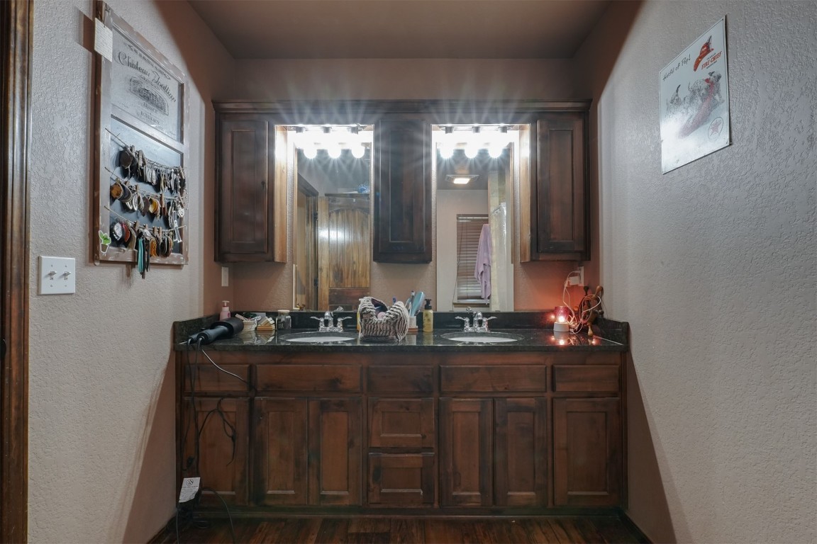 Tecumseh, Oklahoma 74873, United States, 4 Bedrooms Bedrooms, ,2 BathroomsBathrooms,Residential,Active,165672