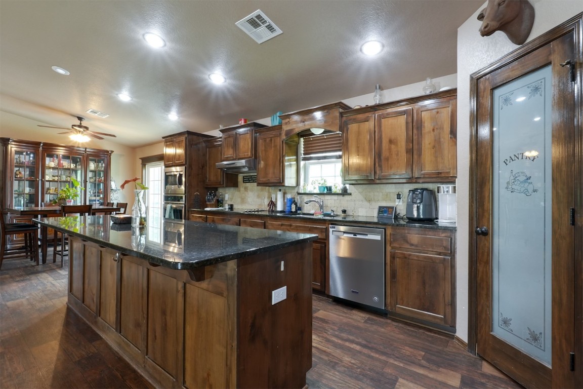 Tecumseh, Oklahoma 74873, United States, 4 Bedrooms Bedrooms, ,2 BathroomsBathrooms,Residential,Active,165672