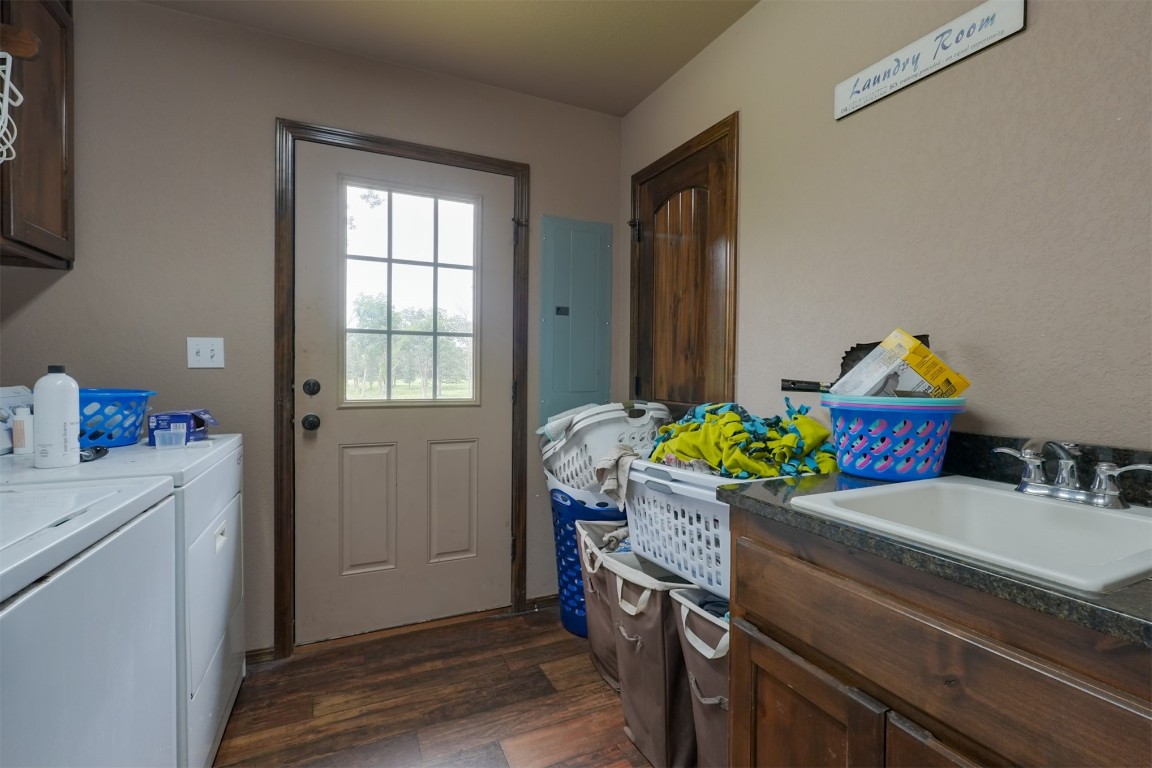 Tecumseh, Oklahoma 74873, United States, 4 Bedrooms Bedrooms, ,2 BathroomsBathrooms,Residential,Active,165672