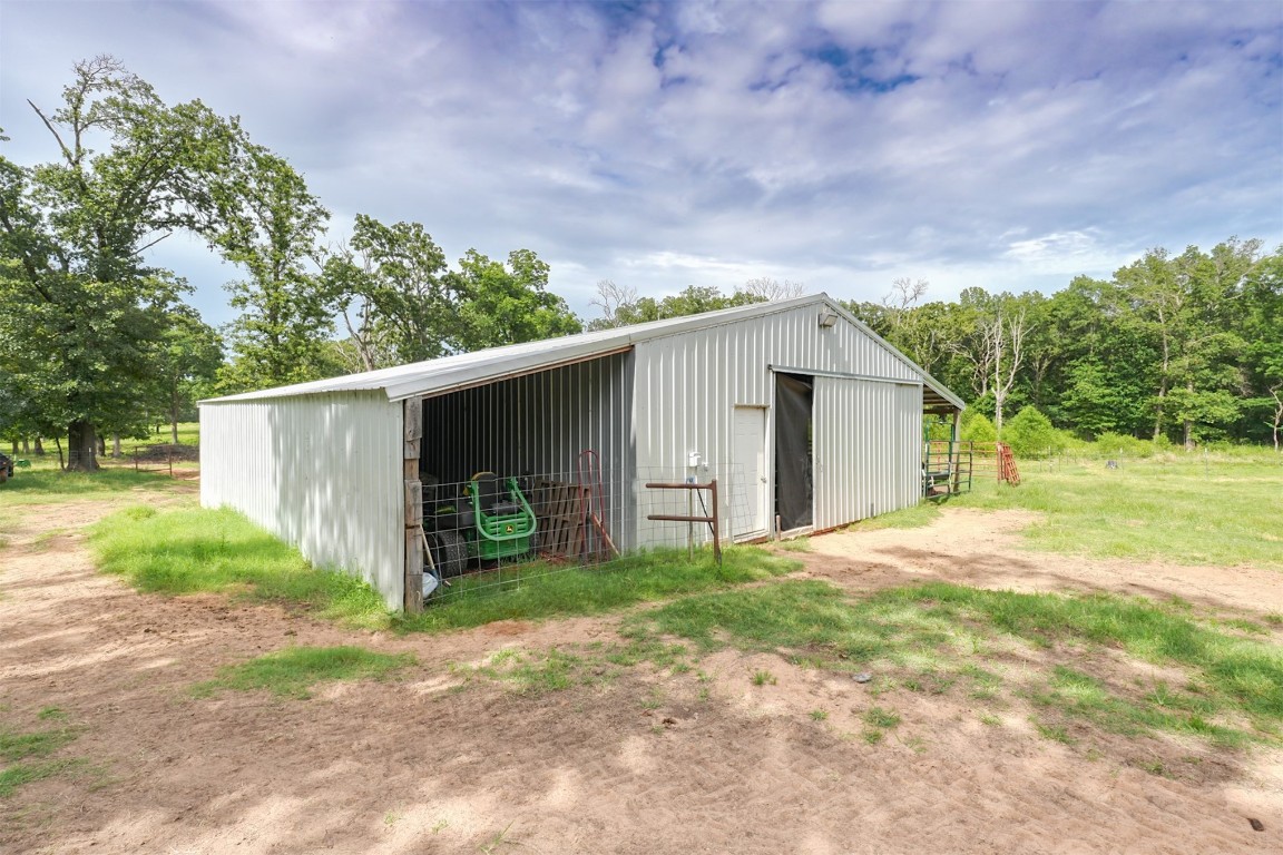 Tecumseh, Oklahoma 74873, United States, 4 Bedrooms Bedrooms, ,2 BathroomsBathrooms,Residential,Active,165672