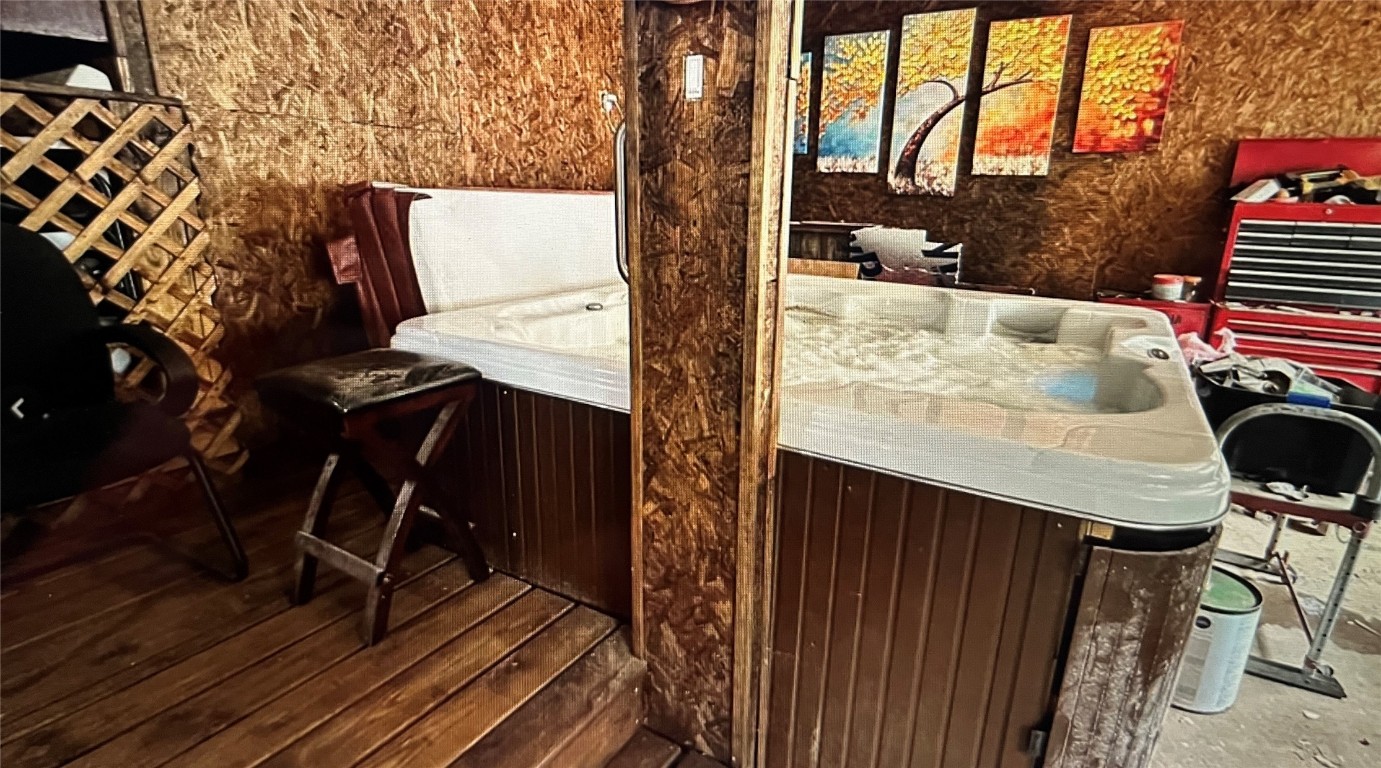 Shawnee, Oklahoma 74801, United States, 2 Bedrooms Bedrooms, ,2 BathroomsBathrooms,Residential,Active,80343