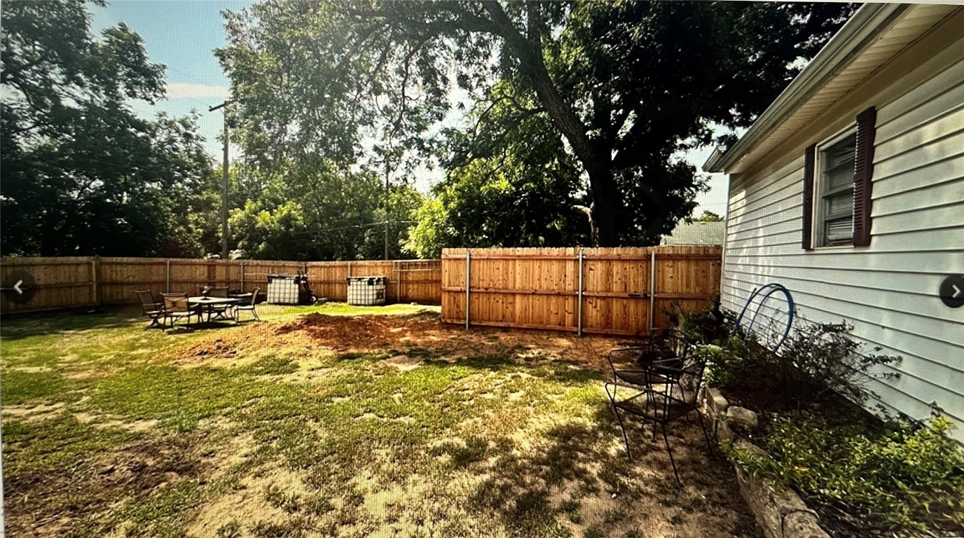 Shawnee, Oklahoma 74801, United States, 2 Bedrooms Bedrooms, ,2 BathroomsBathrooms,Residential,Active,80343