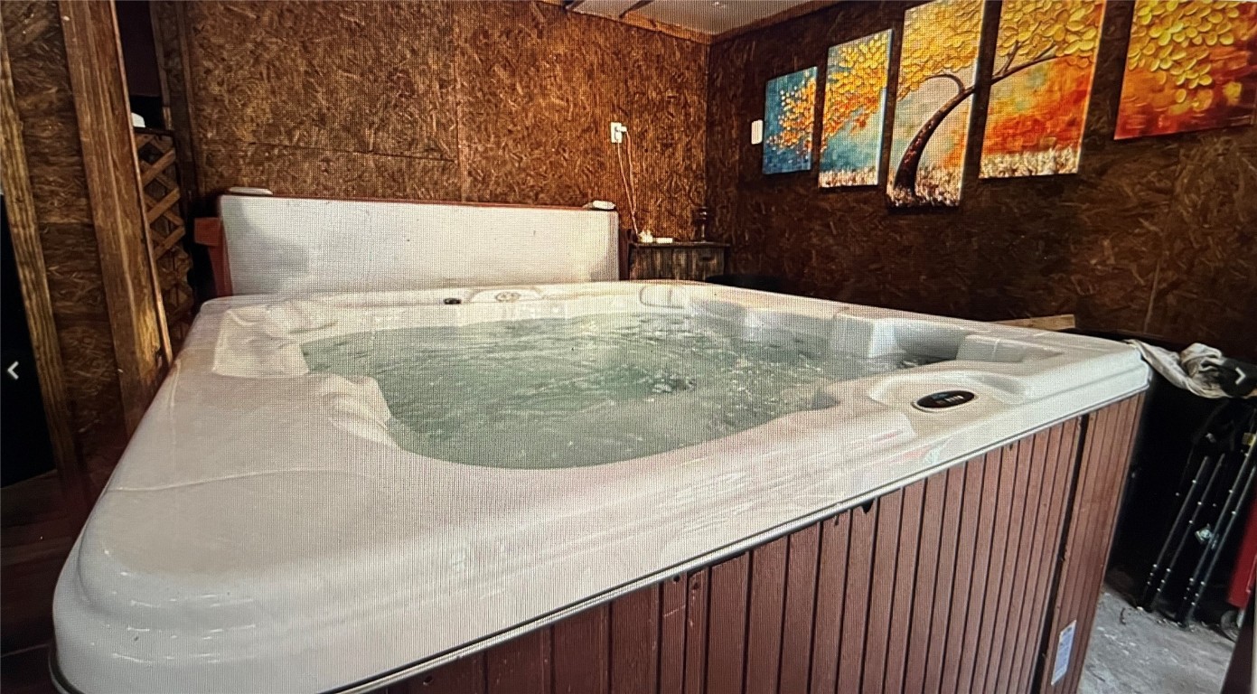 Shawnee, Oklahoma 74801, United States, 2 Bedrooms Bedrooms, ,2 BathroomsBathrooms,Residential,Active,80343