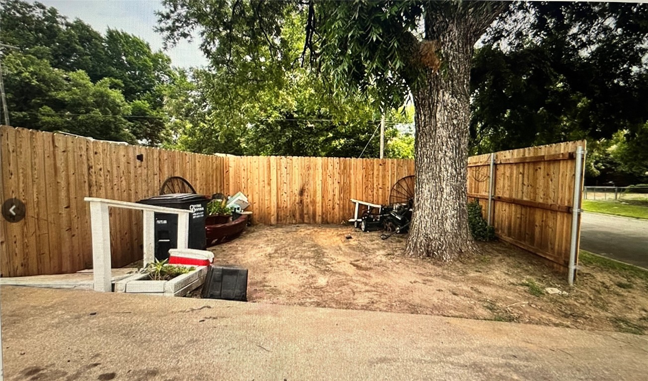 Shawnee, Oklahoma 74801, United States, 2 Bedrooms Bedrooms, ,2 BathroomsBathrooms,Residential,Active,80343