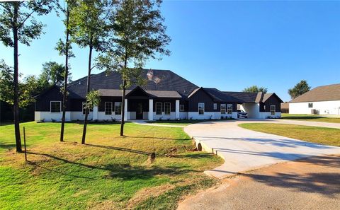 Photo of 1308 W Harvard Way, Mustang, OK 73064 (MLS # 1139408)