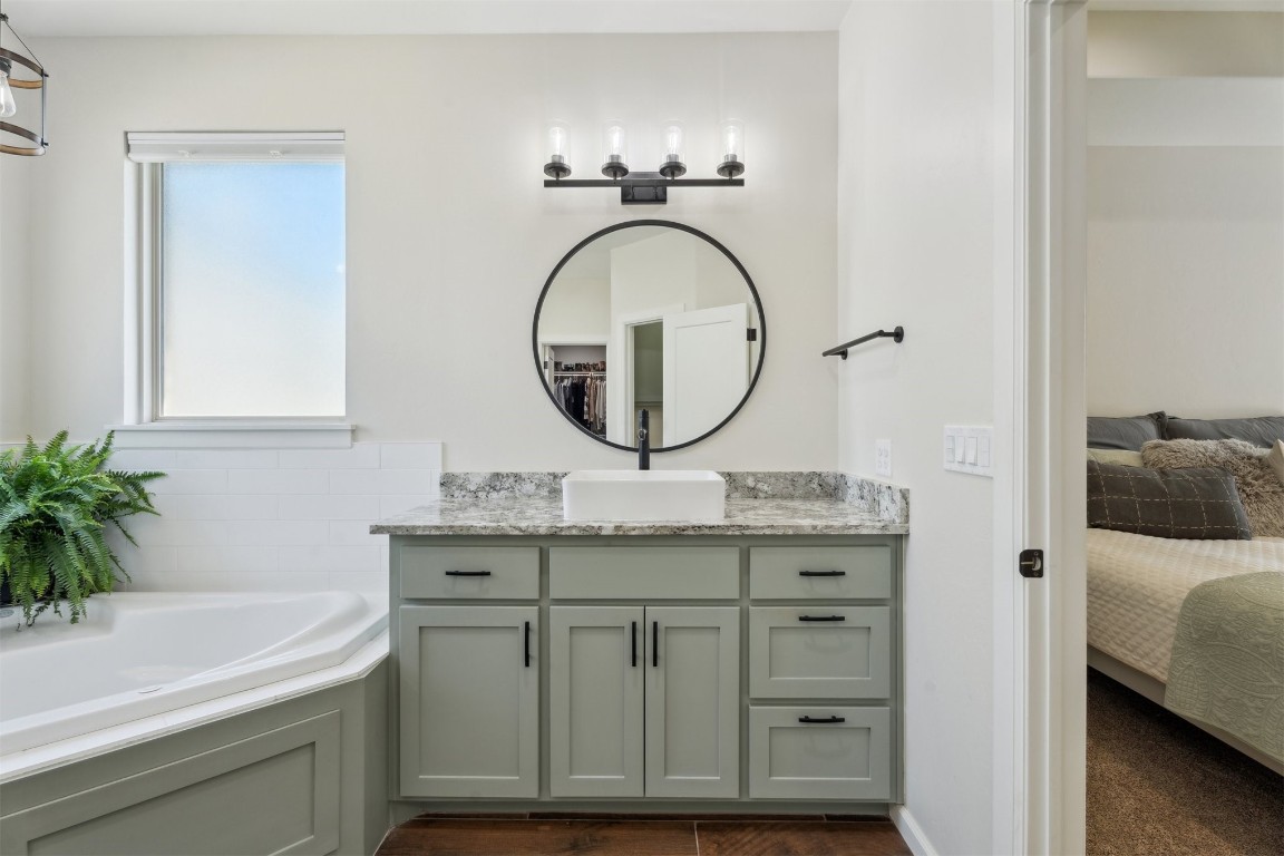 Shawnee, Oklahoma 74804, United States, 4 Bedrooms Bedrooms, ,3 BathroomsBathrooms,Residential,Active,173124