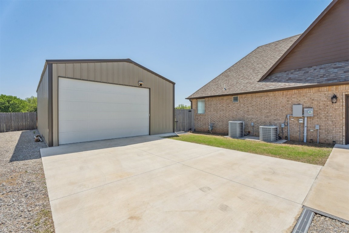 Shawnee, Oklahoma 74804, United States, 4 Bedrooms Bedrooms, ,3 BathroomsBathrooms,Residential,Active,173124