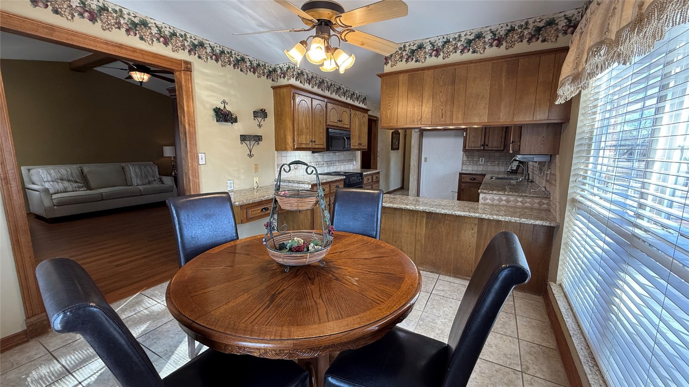 Tecumseh, Oklahoma 74873, United States, 3 Bedrooms Bedrooms, ,3 BathroomsBathrooms,Residential,Active,80332