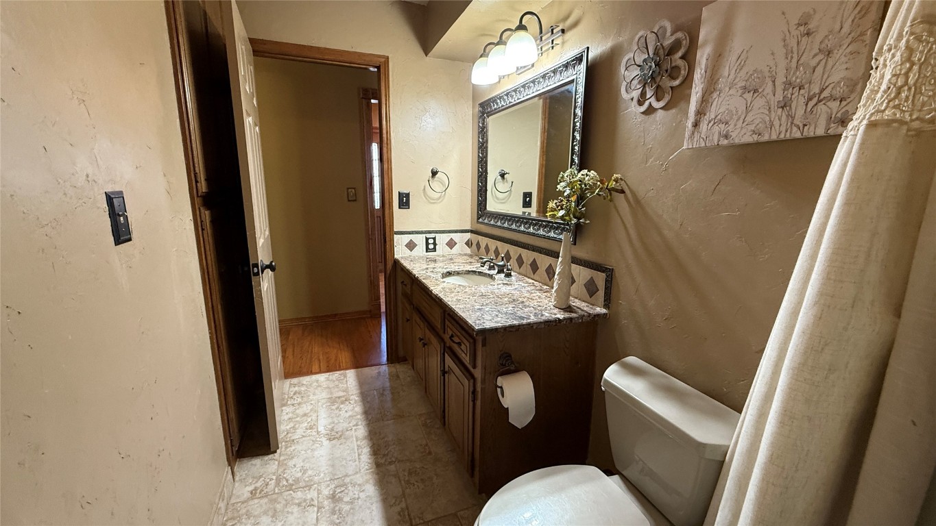 Tecumseh, Oklahoma 74873, United States, 3 Bedrooms Bedrooms, ,3 BathroomsBathrooms,Residential,Active,80332