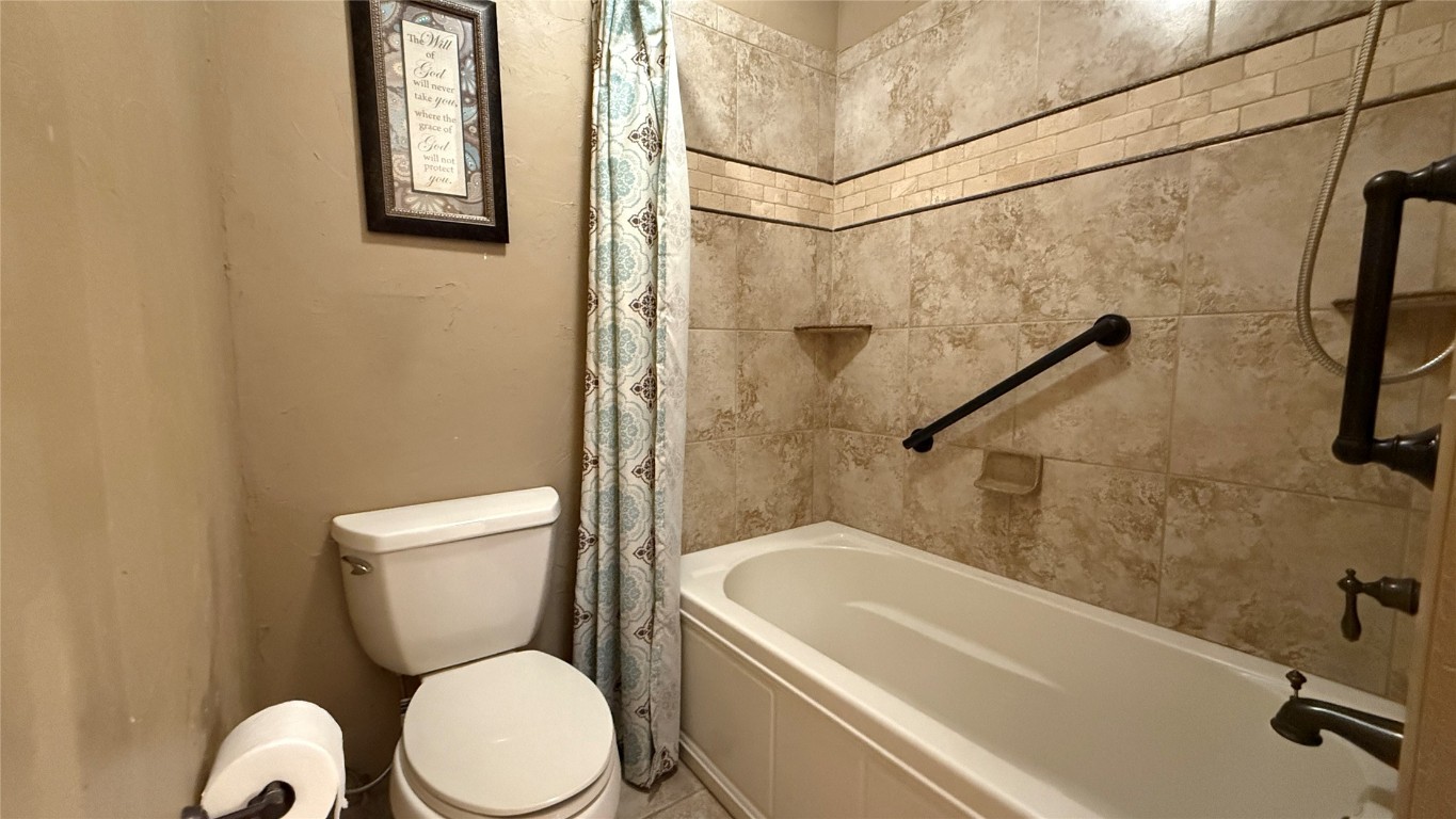 Tecumseh, Oklahoma 74873, United States, 3 Bedrooms Bedrooms, ,3 BathroomsBathrooms,Residential,Active,80332