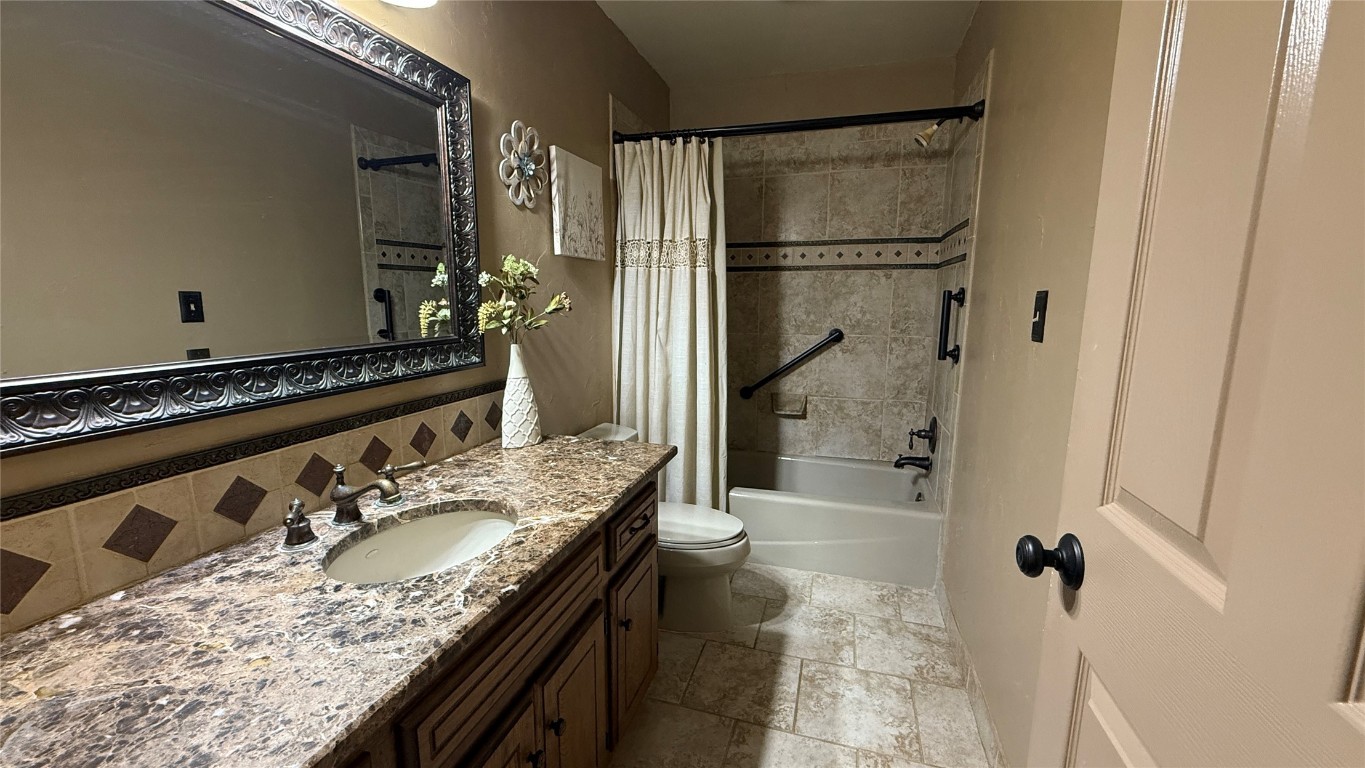 Tecumseh, Oklahoma 74873, United States, 3 Bedrooms Bedrooms, ,3 BathroomsBathrooms,Residential,Active,80332