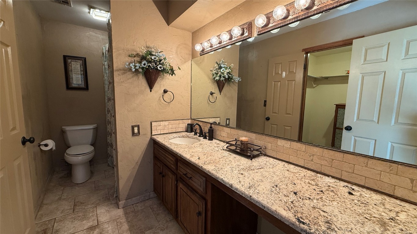 Tecumseh, Oklahoma 74873, United States, 3 Bedrooms Bedrooms, ,3 BathroomsBathrooms,Residential,Active,80332