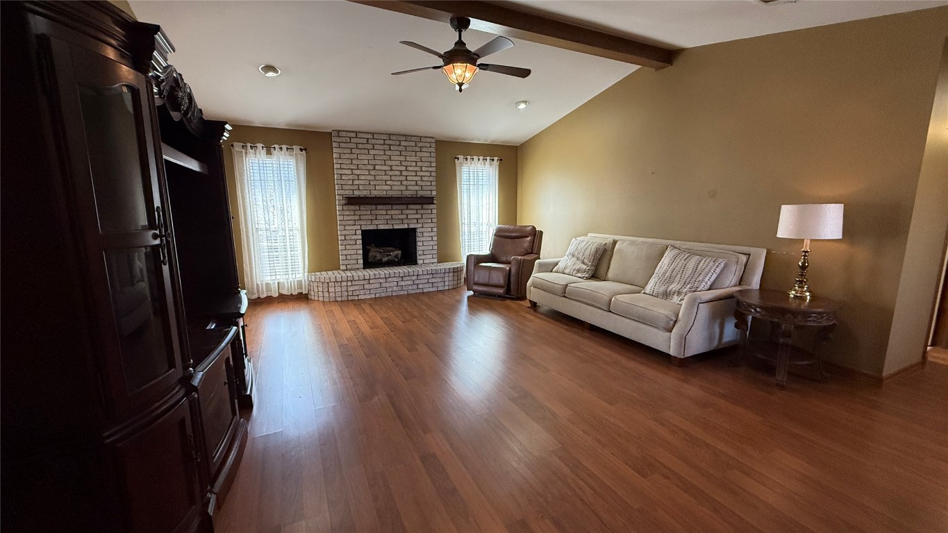 Tecumseh, Oklahoma 74873, United States, 3 Bedrooms Bedrooms, ,3 BathroomsBathrooms,Residential,Active,80332