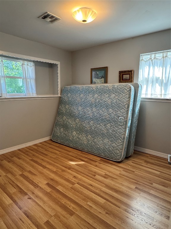 Shawnee, Oklahoma 74801, United States, 3 Bedrooms Bedrooms, ,2 BathroomsBathrooms,Residential,Pending,114903