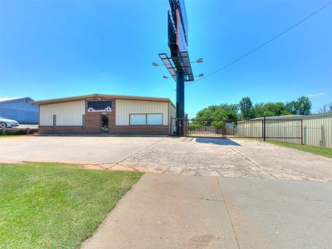 Photo of 1608 E State Highway 152, Mustang, OK 73064 (MLS # 1121143)