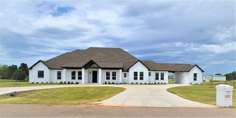 Photo of 913 N Centennial Way, Mustang, OK 73064 (MLS # 1123947)