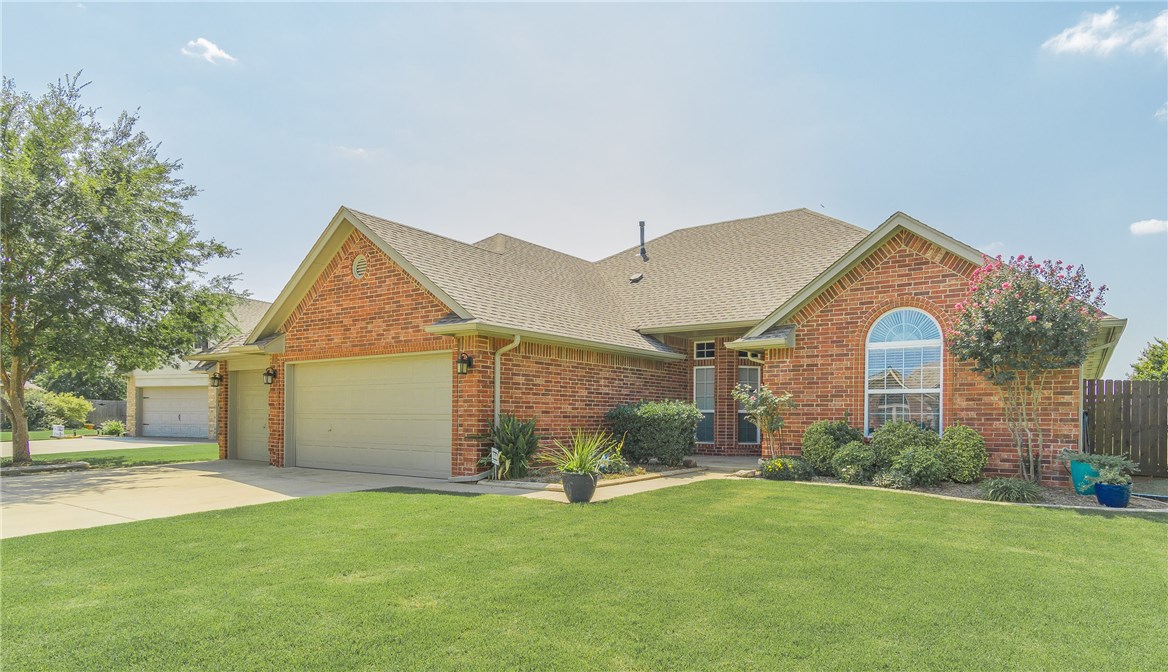 Photo 1 of 33 — 616 Summit Bend, Norman, OK 73071