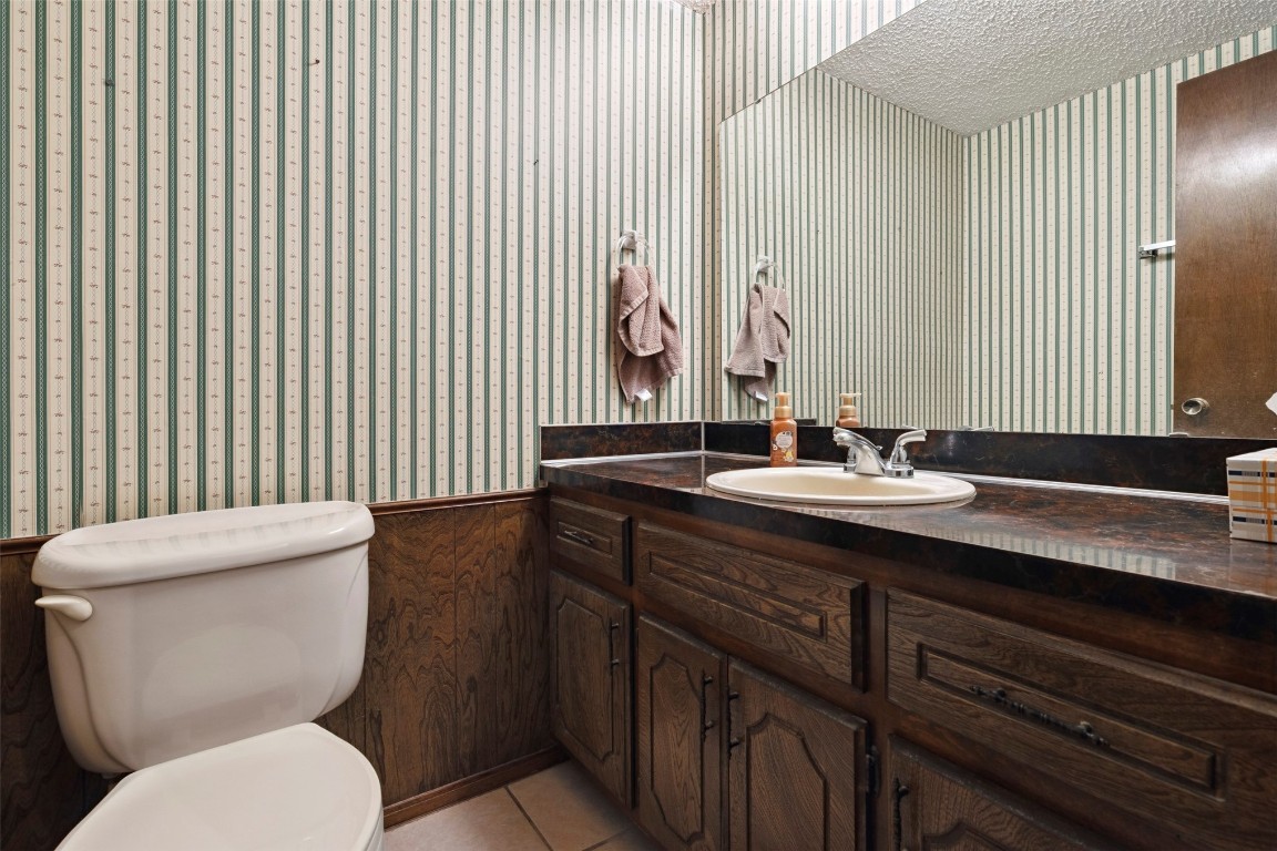 Shawnee, Oklahoma 74804, United States, 3 Bedrooms Bedrooms, ,3 BathroomsBathrooms,Residential,Active,170227