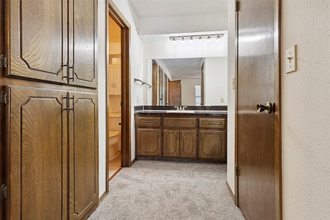 Shawnee, Oklahoma 74804, United States, 3 Bedrooms Bedrooms, ,3 BathroomsBathrooms,Residential,Active,170227