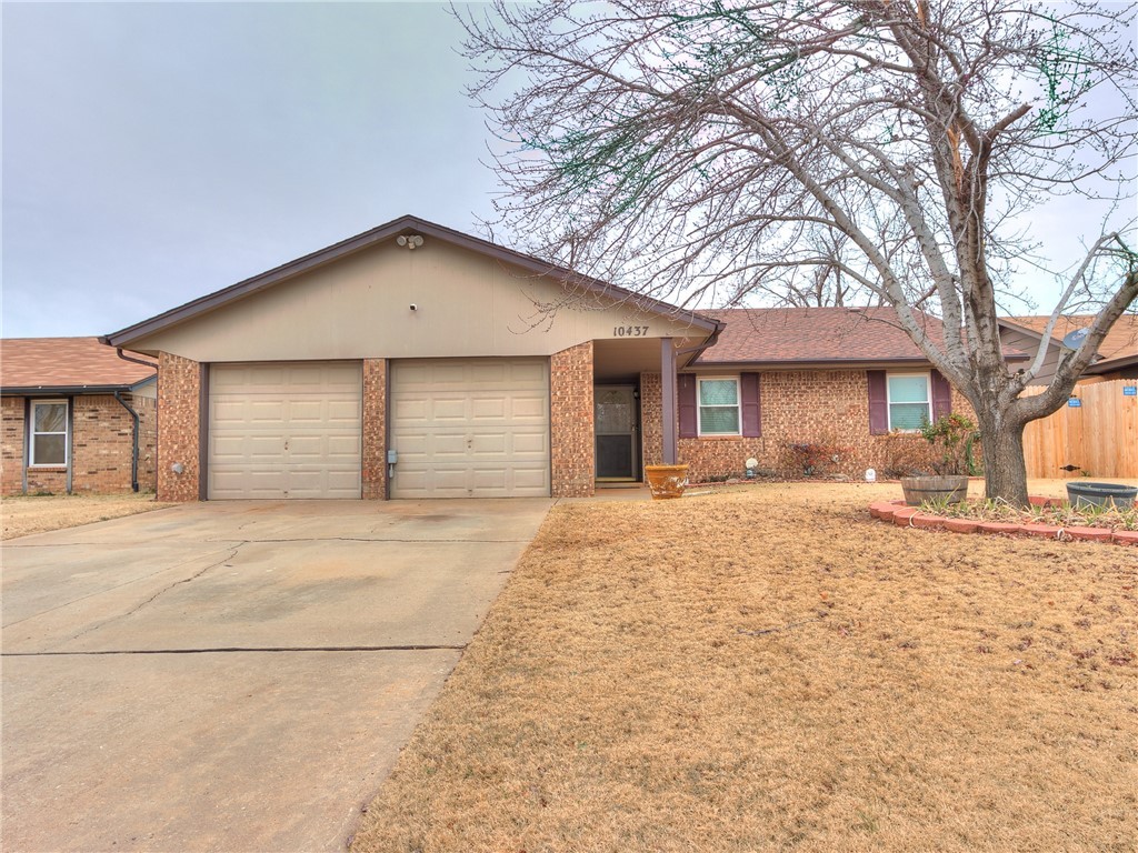 Photo 1 of 23 — 10437 Dover Drive, Yukon, OK 73099