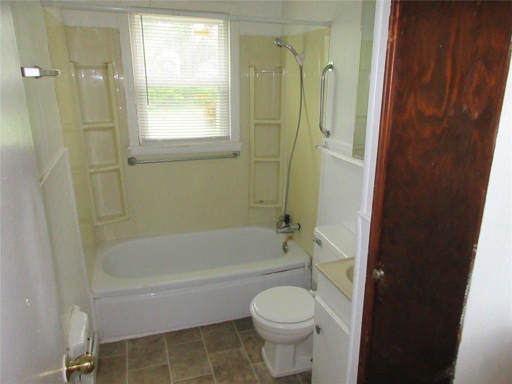 Tecumseh, Oklahoma 74873, United States, 2 Bedrooms Bedrooms, ,1 BathroomBathrooms,Residential,Pending,141245