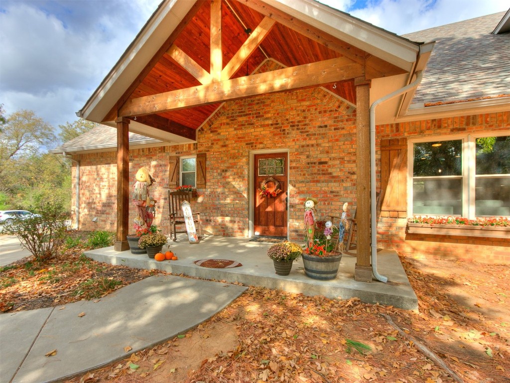 Shawnee, Oklahoma 74801, United States, 4 Bedrooms Bedrooms, ,3 BathroomsBathrooms,Residential,Pending,36035