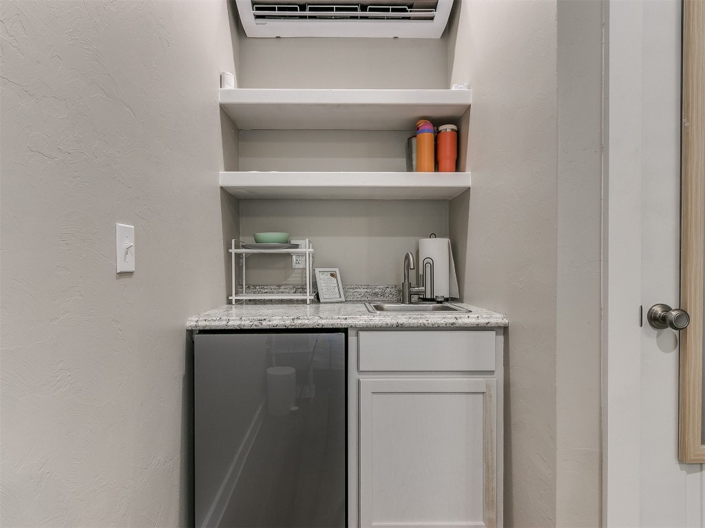 Shawnee, Oklahoma 74801, United States, 4 Bedrooms Bedrooms, ,3 BathroomsBathrooms,Residential,Pending,36035