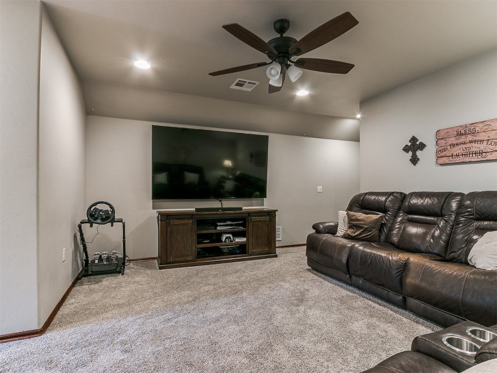 Shawnee, Oklahoma 74801, United States, 4 Bedrooms Bedrooms, ,3 BathroomsBathrooms,Residential,Pending,36035