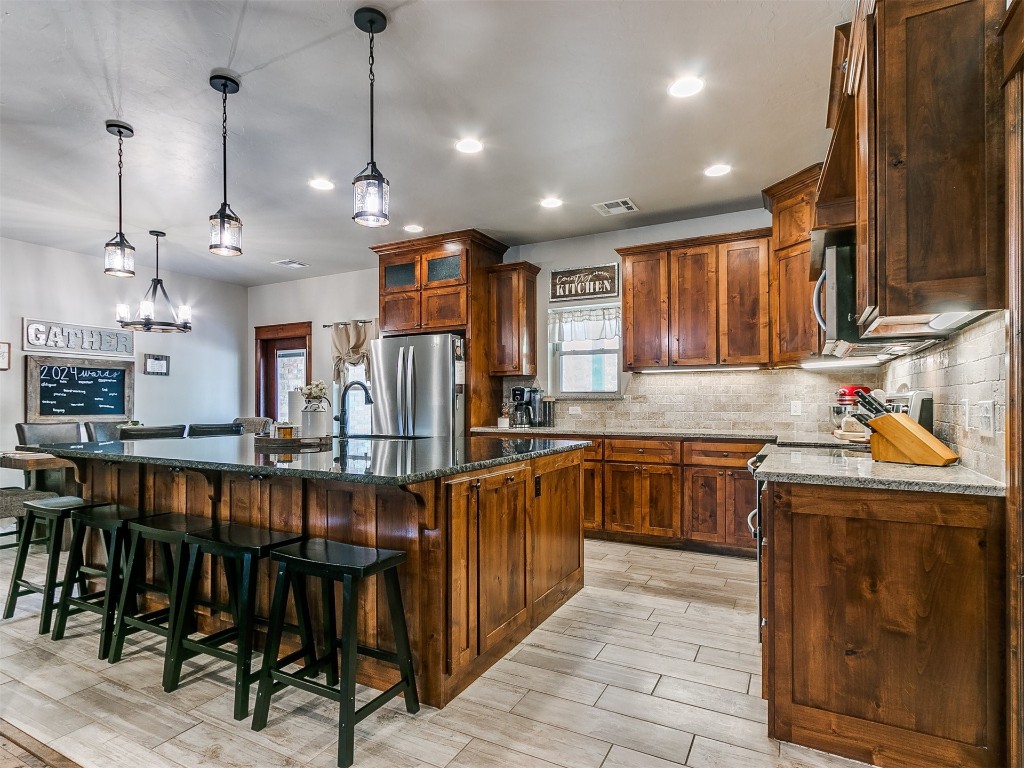 Shawnee, Oklahoma 74801, United States, 4 Bedrooms Bedrooms, ,3 BathroomsBathrooms,Residential,Pending,36035