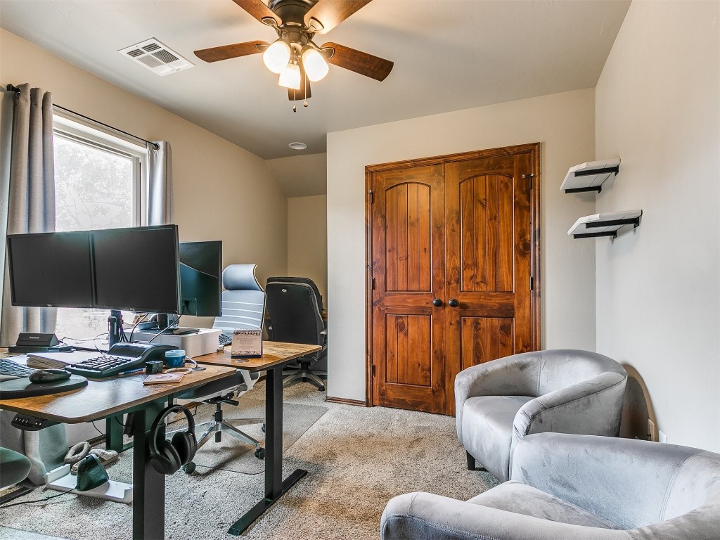 Shawnee, Oklahoma 74801, United States, 4 Bedrooms Bedrooms, ,3 BathroomsBathrooms,Residential,Pending,36035