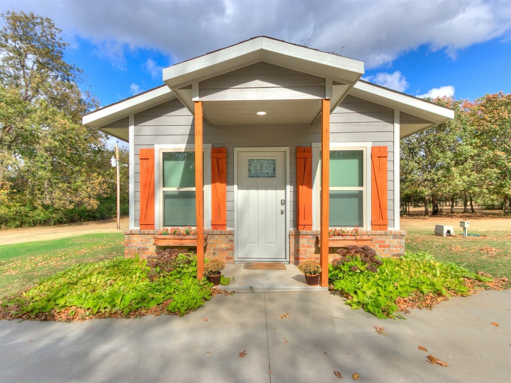 Shawnee, Oklahoma 74801, United States, 4 Bedrooms Bedrooms, ,3 BathroomsBathrooms,Residential,Pending,36035