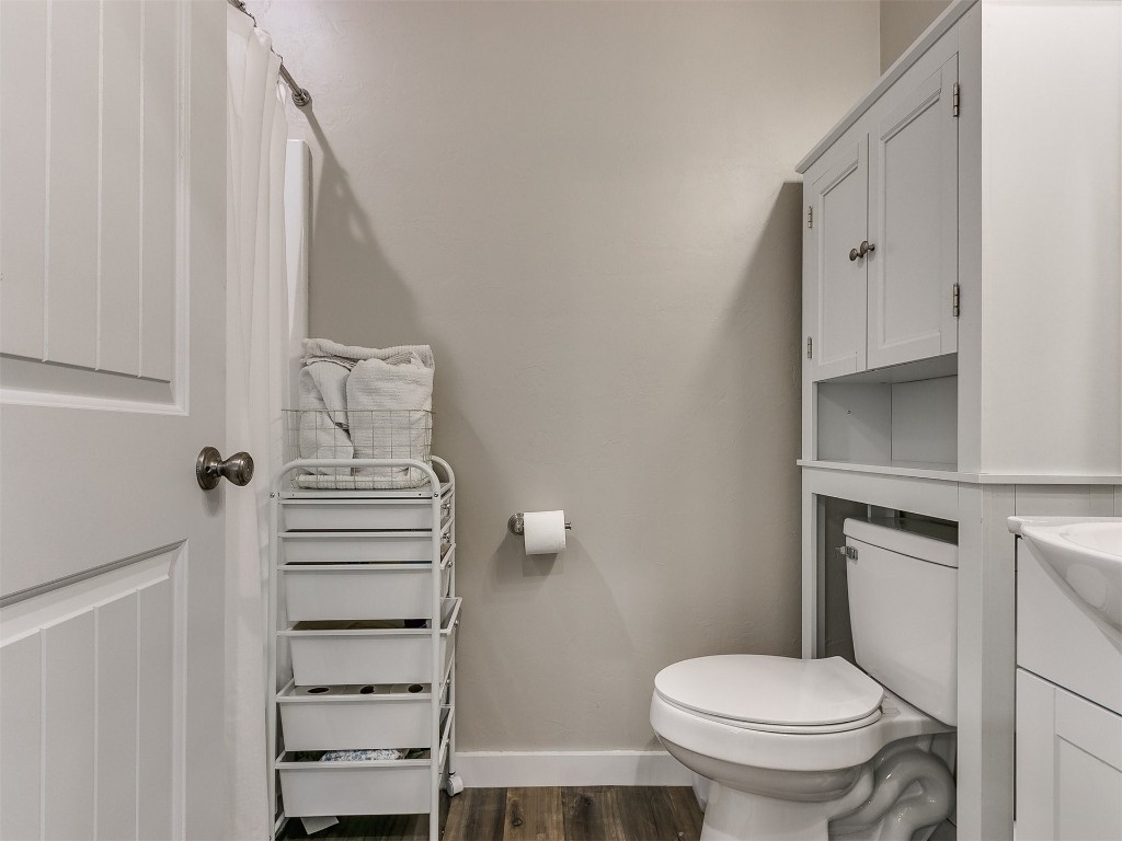 Shawnee, Oklahoma 74801, United States, 4 Bedrooms Bedrooms, ,3 BathroomsBathrooms,Residential,Pending,36035