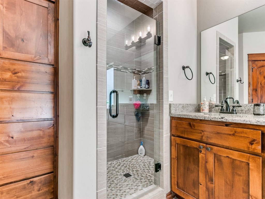 Shawnee, Oklahoma 74801, United States, 4 Bedrooms Bedrooms, ,3 BathroomsBathrooms,Residential,Pending,36035