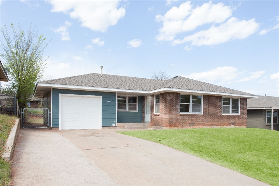 Photo 1 of 20 — 1109 Nowahy Avenue, Clinton, OK 73601
