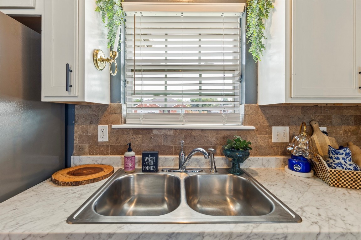 Shawnee, Oklahoma 74804, United States, 3 Bedrooms Bedrooms, ,2 BathroomsBathrooms,Residential,Active,190919