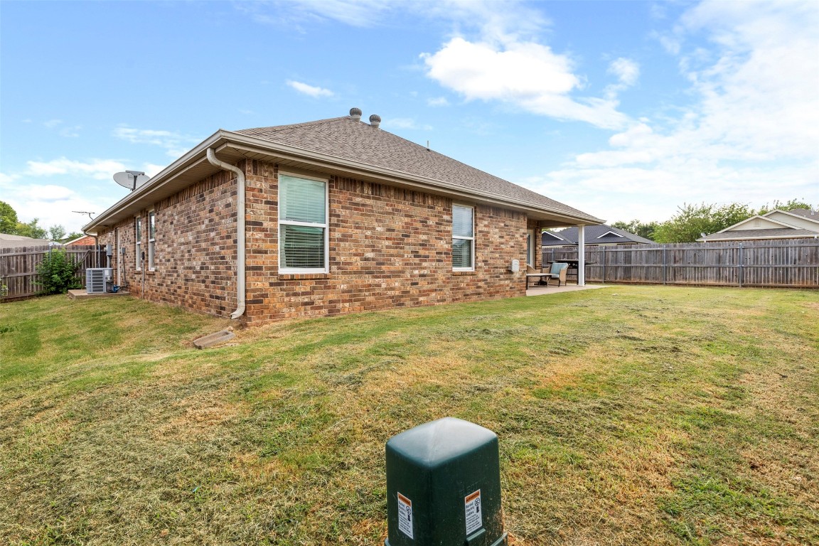 Shawnee, Oklahoma 74804, United States, 3 Bedrooms Bedrooms, ,2 BathroomsBathrooms,Residential,Active,190919