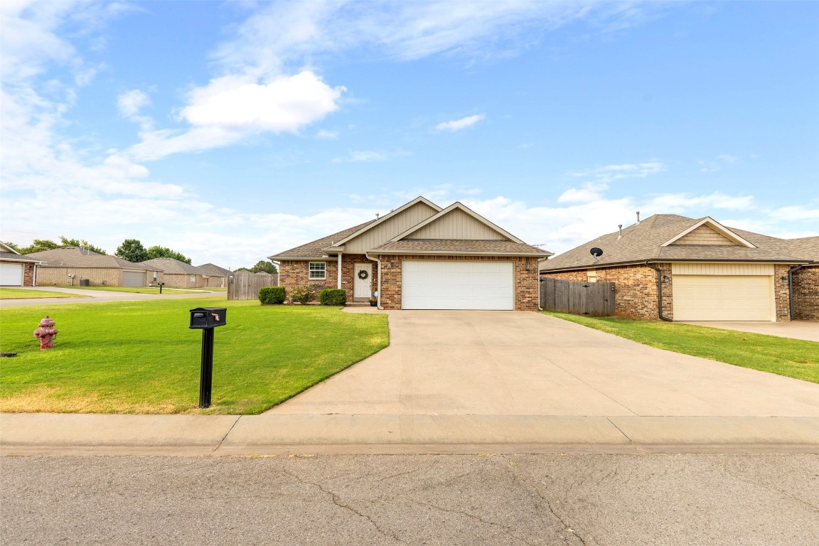 Shawnee, Oklahoma 74804, United States, 3 Bedrooms Bedrooms, ,2 BathroomsBathrooms,Residential,Active,190919