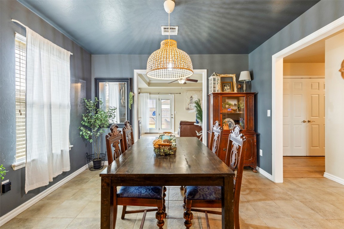 Shawnee, Oklahoma 74804, United States, 3 Bedrooms Bedrooms, ,2 BathroomsBathrooms,Residential,Active,190919