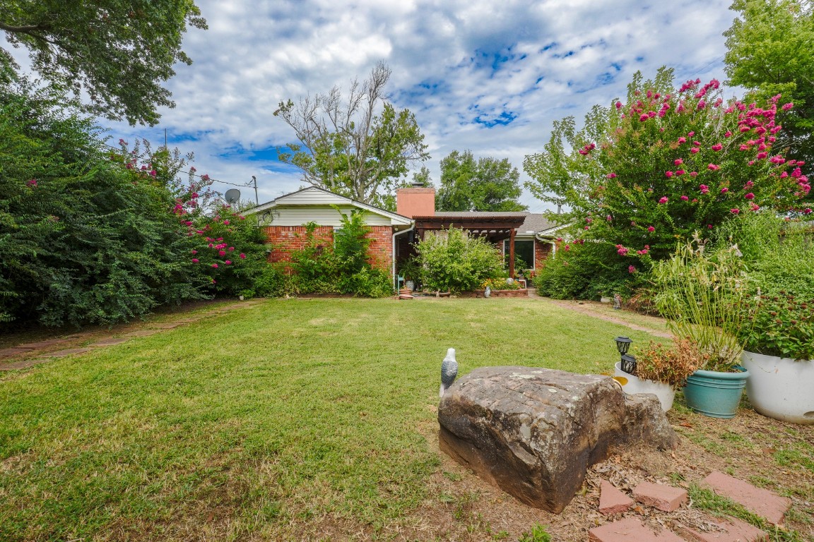 Shawnee, Oklahoma 74804, United States, 3 Bedrooms Bedrooms, ,2 BathroomsBathrooms,Residential,Pending,183071