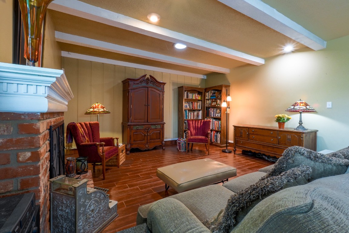 Shawnee, Oklahoma 74804, United States, 3 Bedrooms Bedrooms, ,2 BathroomsBathrooms,Residential,Pending,183071