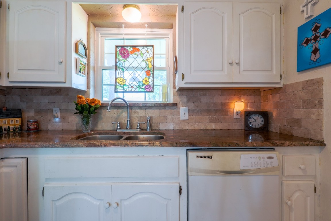 Shawnee, Oklahoma 74804, United States, 3 Bedrooms Bedrooms, ,2 BathroomsBathrooms,Residential,Pending,183071