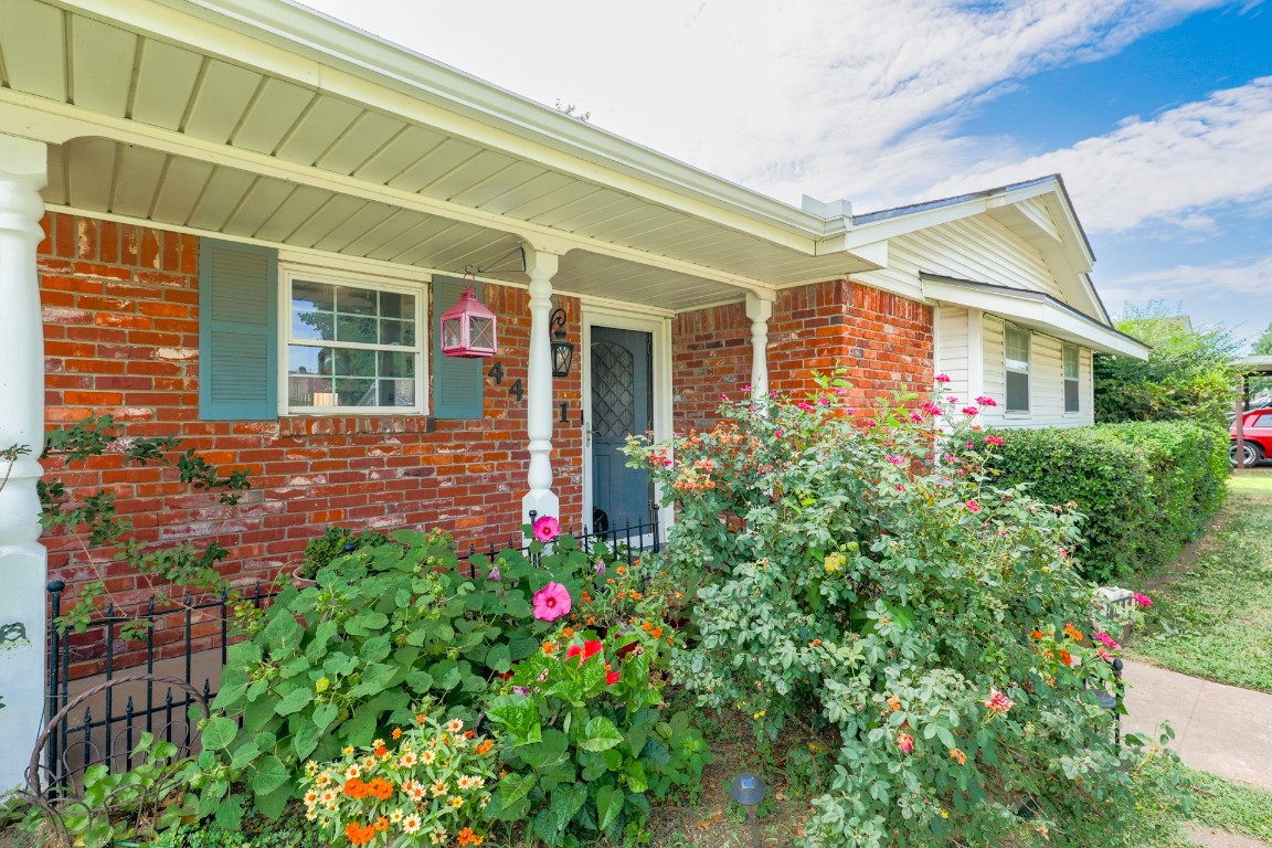 Shawnee, Oklahoma 74804, United States, 3 Bedrooms Bedrooms, ,2 BathroomsBathrooms,Residential,Pending,183071